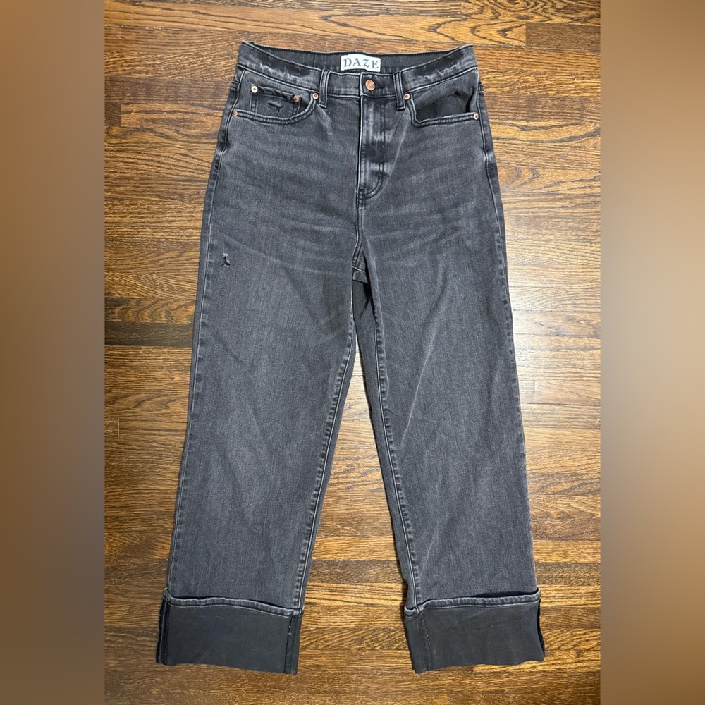 DAZE Women's Cuffed Jeans in Washed Black